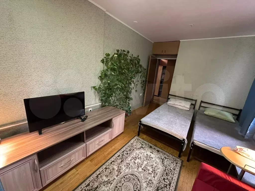 1-к. квартира, 40 м, 4/10 эт. - Фото 1