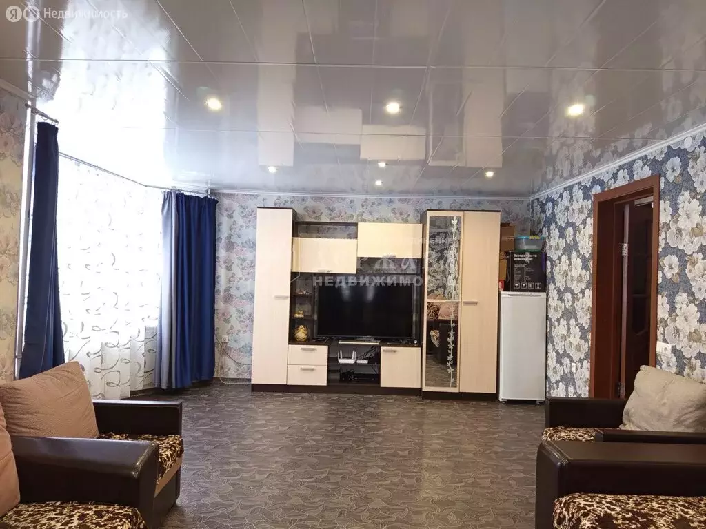 Дом в Ленинск-Кузнецкий, улица Энергетиков (100 м) - Фото 2