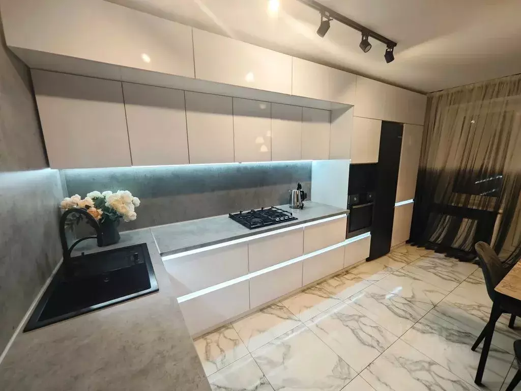 2-к кв. Курская область, Железногорск Курская ул., 76к4 (65.0 м) - Фото 1