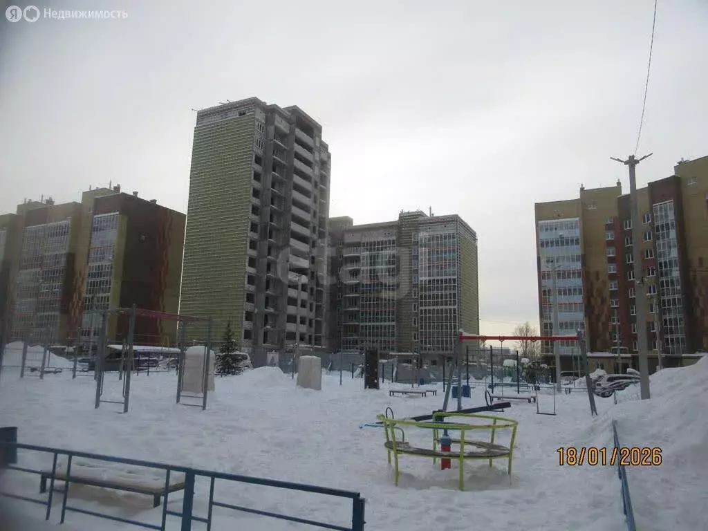 3-комнатная квартира: Йошкар-Ола, улица 70-летия Вооружённых Сил СССР, ... - Фото 2