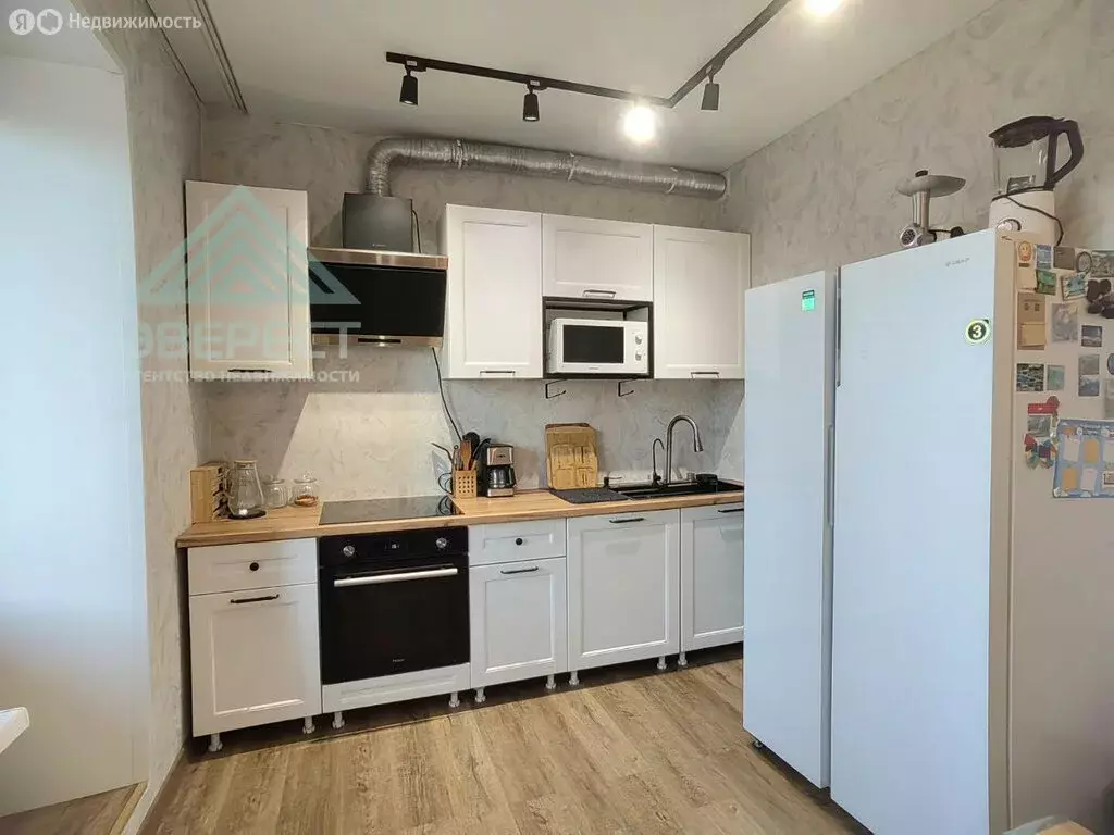 2-комнатная квартира: Абакан, улица Генерала Тихонова, 6 (57.5 м) - Фото 1