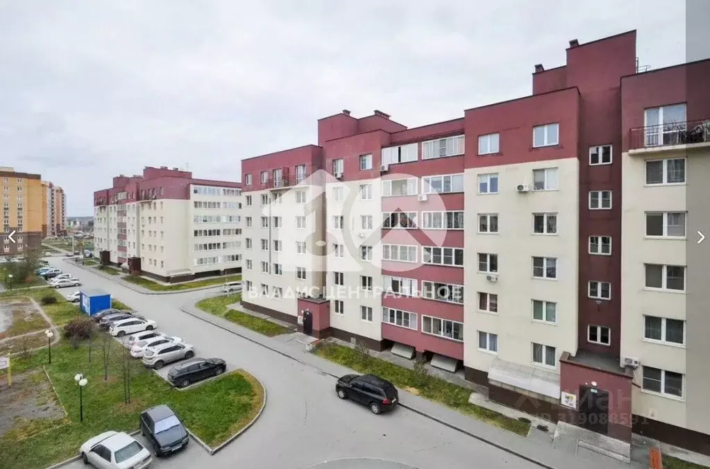 3-к кв. Новосибирская область, Новосибирск ул. Надежды, 6 (71.0 м) - Фото 0