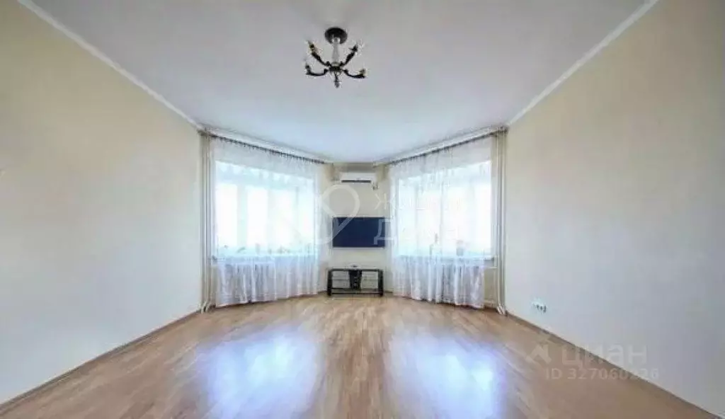 3-к кв. Волгоградская область, Волгоград ул. Елисеева, 19 (102.4 м) - Фото 2