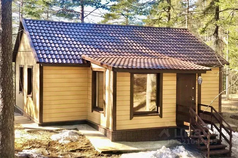 Дом в Курская область, Касторенский район, с. Орехово  (50 м) - Фото 0