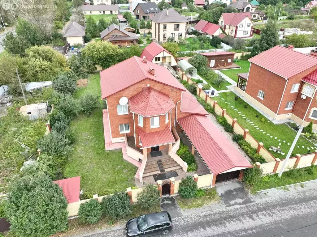 Дом в Луговое, микрорайон Фуфаева (250 м) - Фото 1