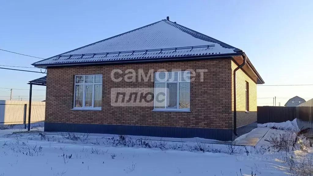 Дом в Оренбургская область, Бузулук ул. Целинная, 17 (110 м) - Фото 1