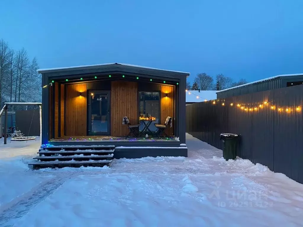 Дом в Ленинградская область, Приозерский район, Сосновское с/пос, д. ... - Фото 1