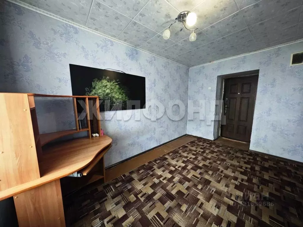 Комната Новосибирская область, Новосибирск ул. Петухова, 12/2 (11.6 м) - Фото 1