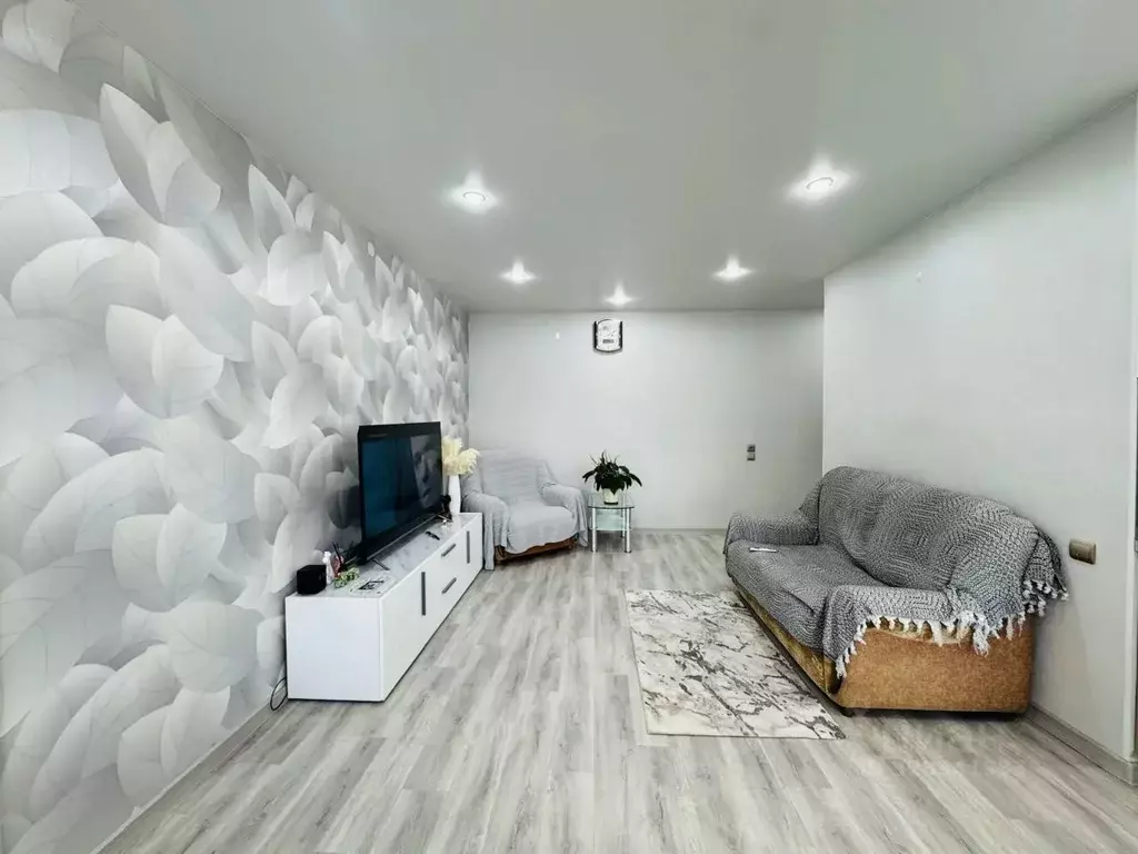 2-к кв. Бурятия, Улан-Удэ Стеклозавод мкр, ул. Воронежская, 2 (45.0 м) - Фото 1