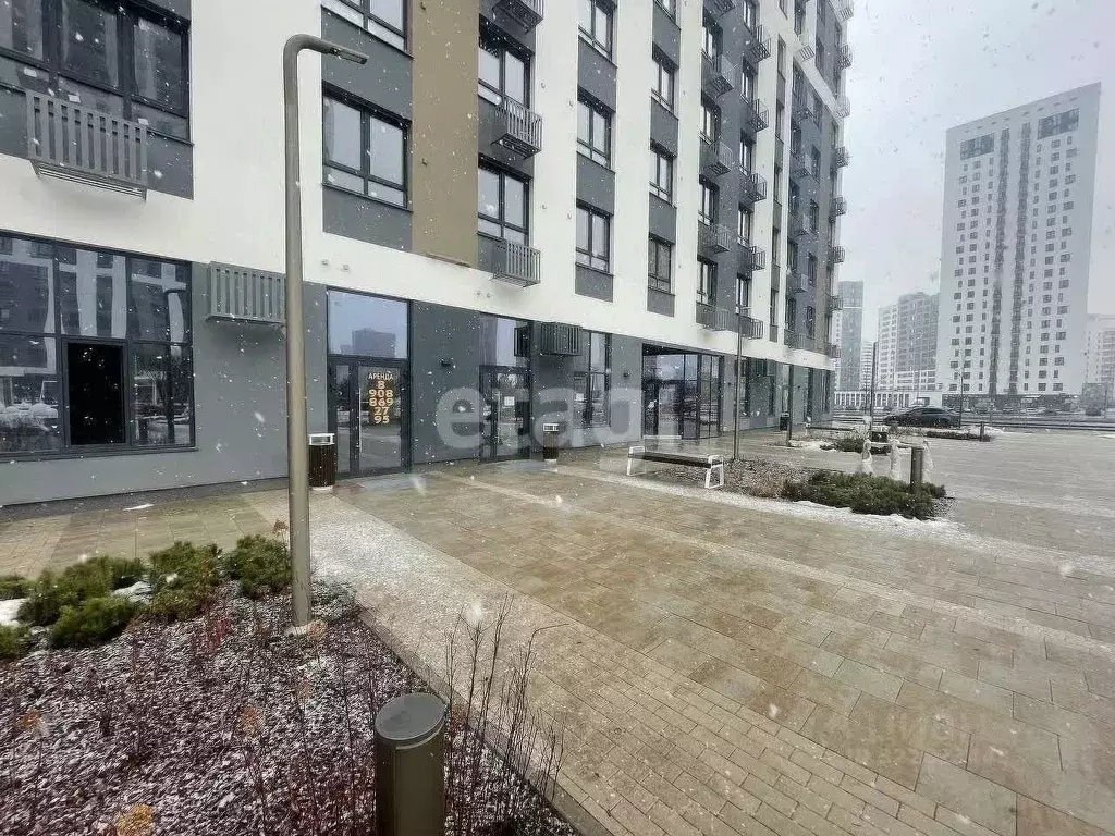 Торговая площадь в Тюменская область, Тюмень ул. Фармана Салманова, 17 ... - Фото 1