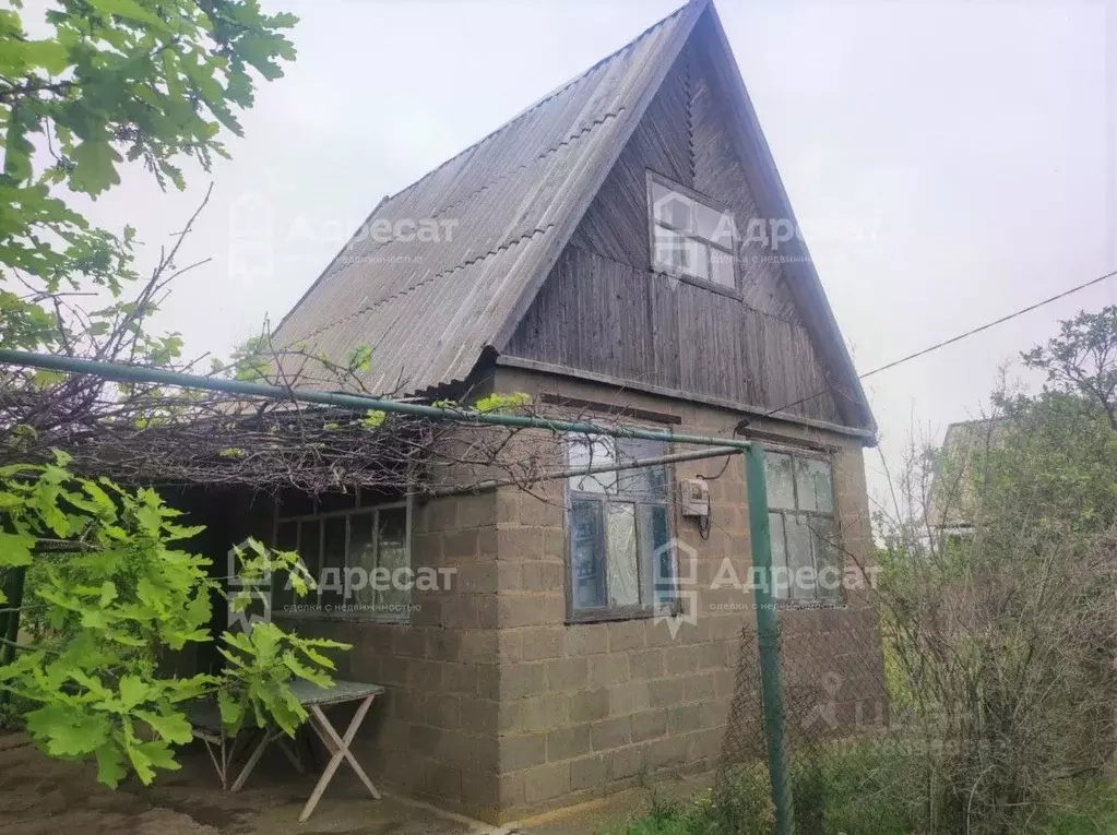 Дом в Волгоградская область, Светлоярский район, Большечапурниковское ... - Фото 1