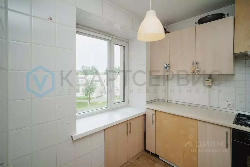 3-к кв. Омская область, Омск Городок Нефтяников мкр, ул. Блюхера, 26 ... - Фото 2