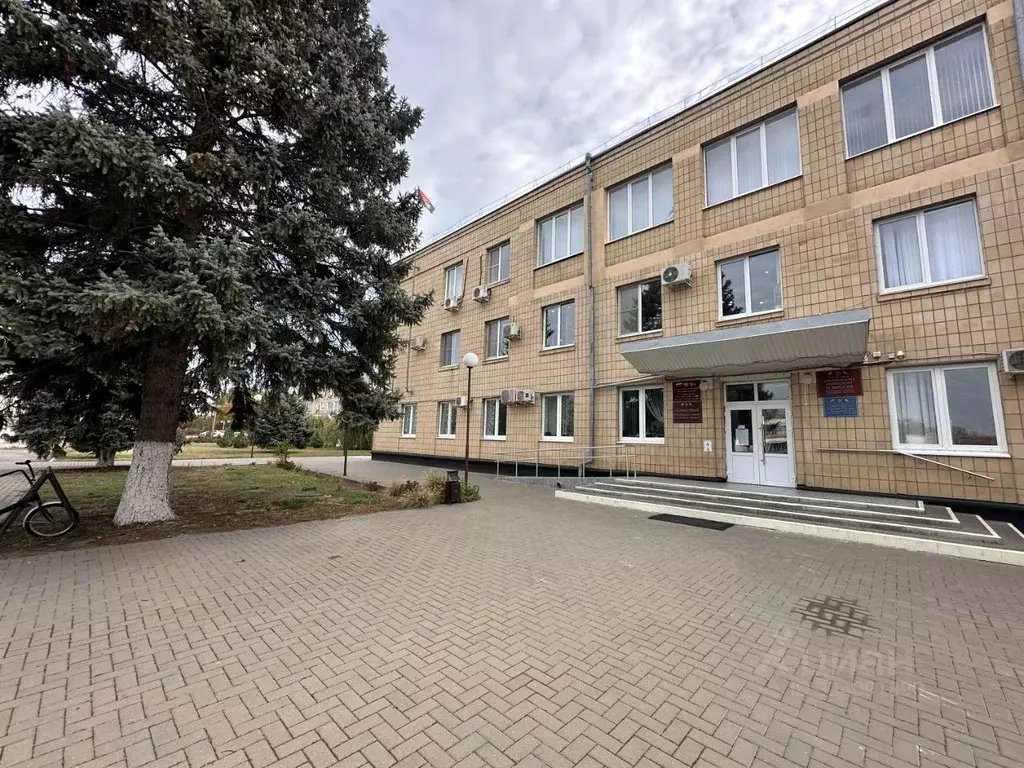 Помещение свободного назначения в Ростовская область, Зерноград ул. ... - Фото 1