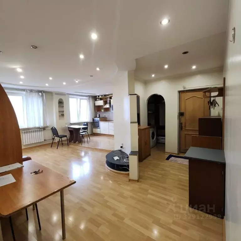 3-к кв. Приморский край, Владивосток ул. Кирова, 15А (70.0 м) - Фото 2