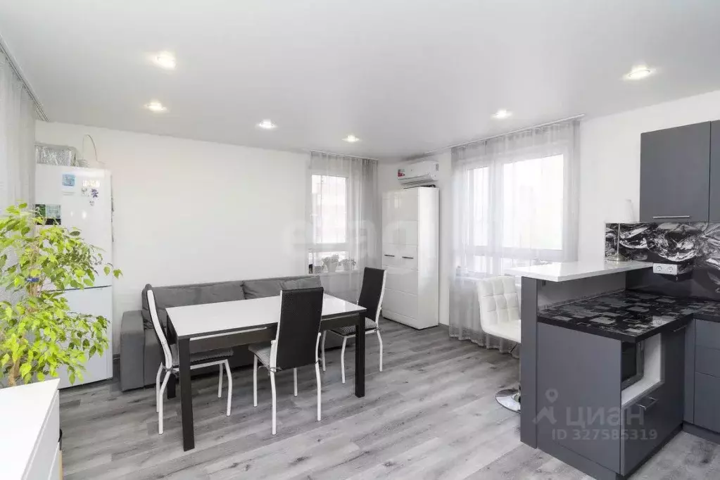 3-к кв. Тюменская область, Тюмень Родниковая ул., 2 (80.8 м) - Фото 1