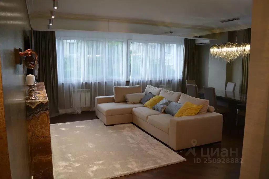 3-к кв. Астраханская область, Астрахань ул. Шаумяна, 9 (140.0 м) - Фото 2