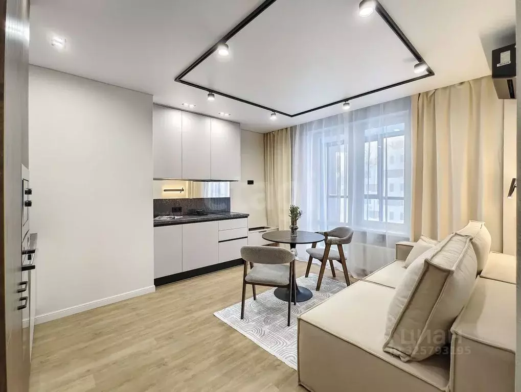 3-к кв. Тюменская область, Тюмень ул. Николая Никитина, 6 (69.8 м) - Фото 1