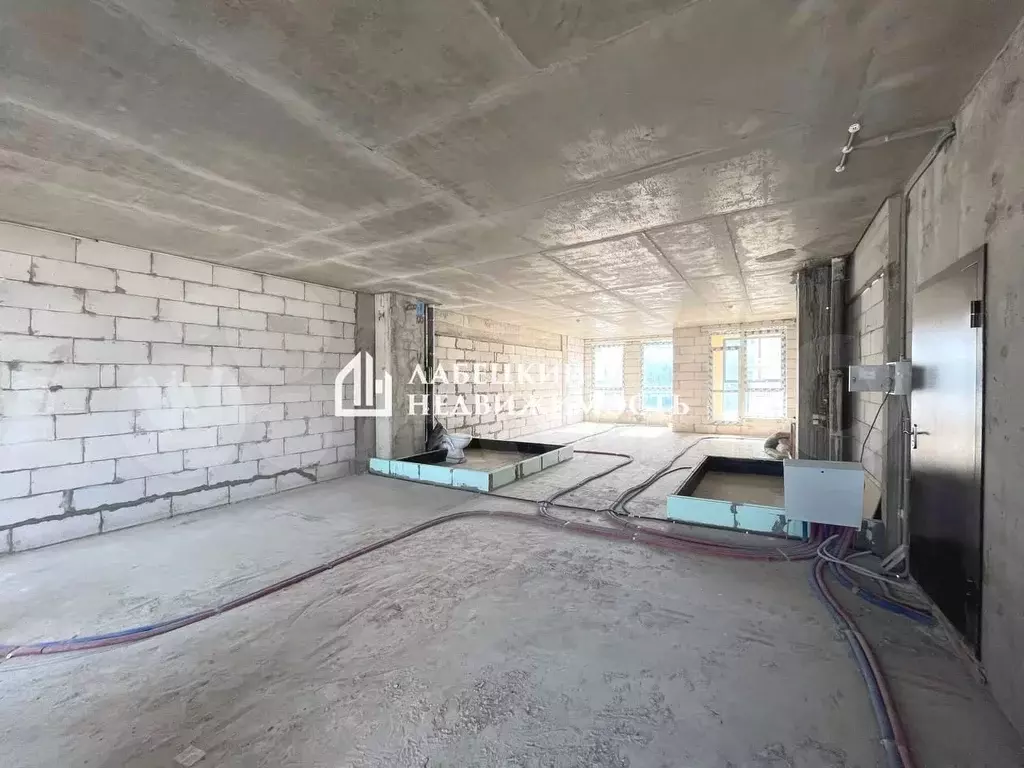 3-к. квартира, 100 м, 4/7 эт. - Фото 0