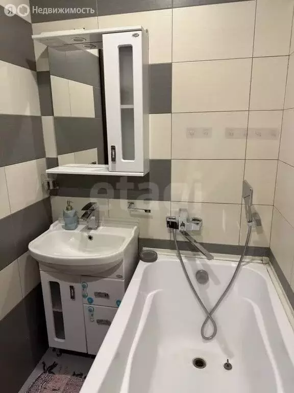 2-комнатная квартира: Воронеж, Кольцовская улица, 82 (54.8 м) - Фото 2