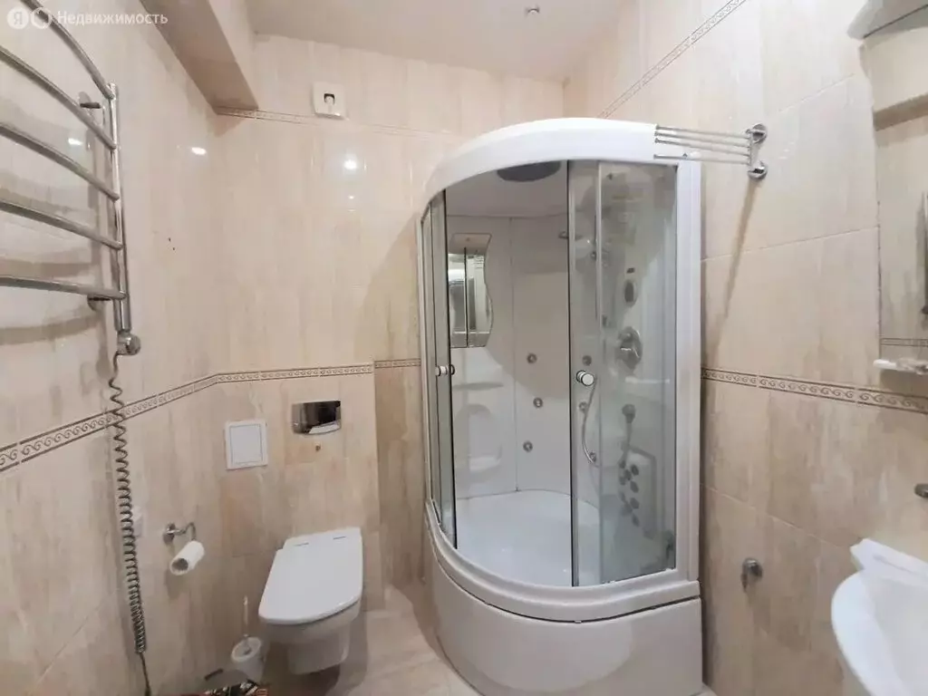 2-комнатная квартира: Сочи, микрорайон Бытха, улица Бытха, 2/5 (70 м) - Фото 0