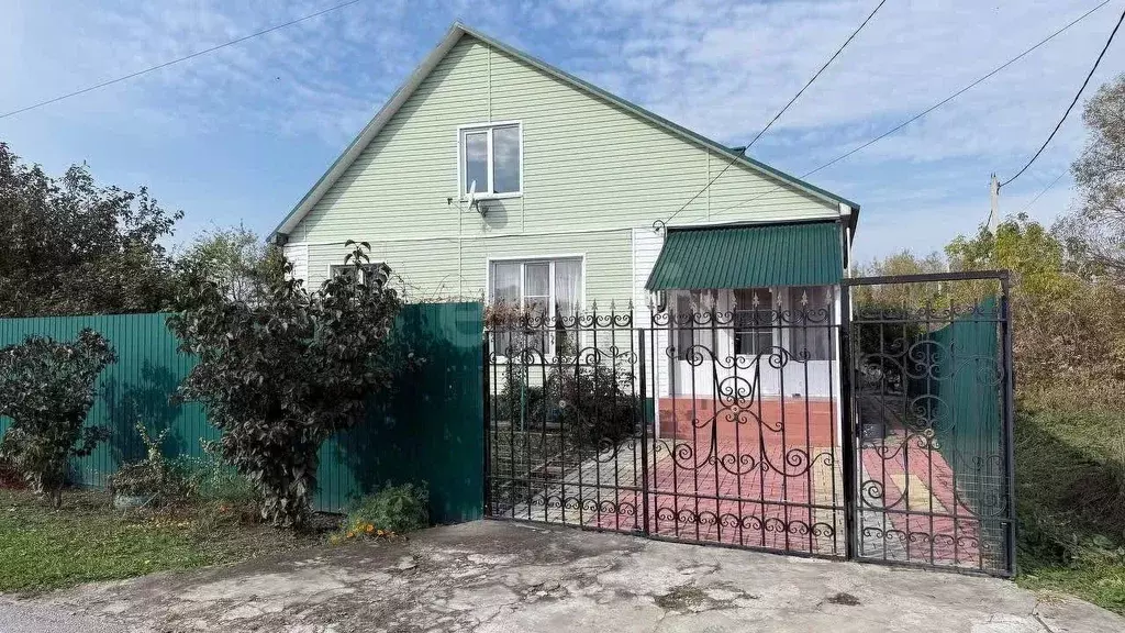 Дом в Липецкая область, Добровский муниципальный округ, с. Кореневщино ... - Фото 1