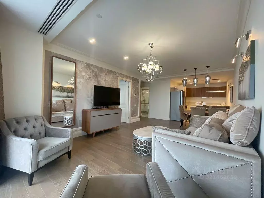 3-к кв. Краснодарский край, Сочи Центральный мкр, ул. Орджоникидзе, 17 ... - Фото 0