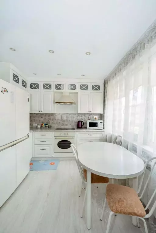 3-к кв. Алтайский край, Бийск Севастопольская ул., 1 (68.7 м) - Фото 0