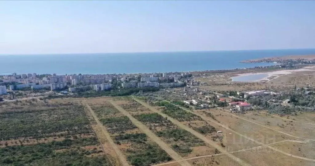 Участок в Крым, Щелкино Ленинский район, ул. Сиреневая, 9 (8.0 сот.) - Фото 0