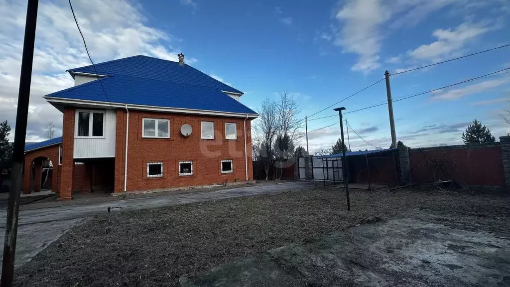 Дом в Красноярский край, Емельяновский муниципальный округ, д. Плоское ... - Фото 1