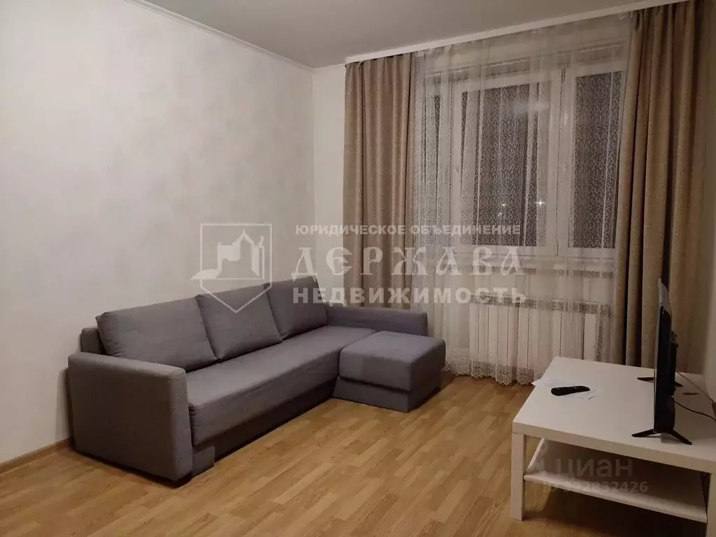 1-к кв. Кемеровская область, Ленинск-Кузнецкий Топкинская ул., 150/1 ... - Фото 1