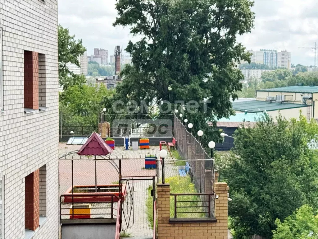 3-комнатная квартира: Киров, Ленинский район, Комсомольская улица, 8 ... - Фото 0