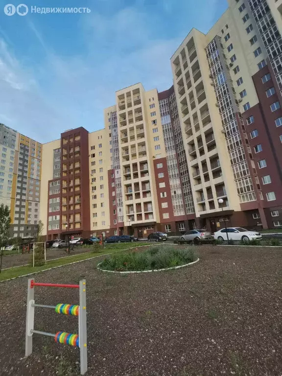 3-комнатная квартира: Оренбург, Уральская улица, 2Д (100 м) - Фото 1