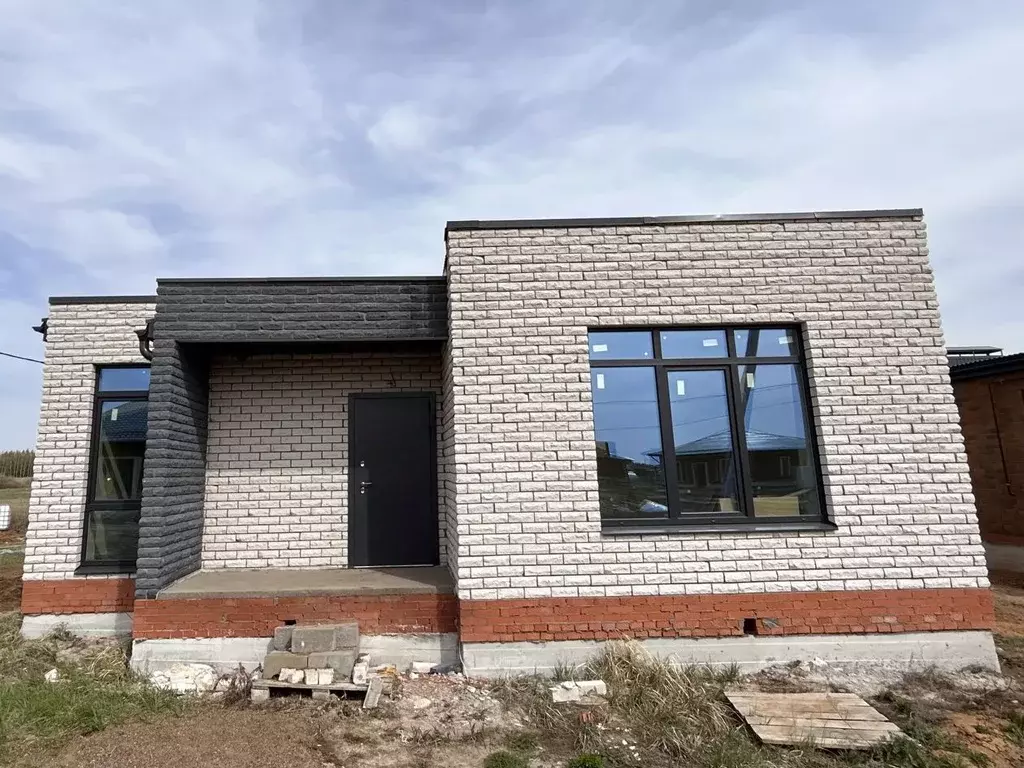 Дом в Татарстан, Лаишевский район, Никольское с/пос, с. Сапуголи ул. ... - Фото 1