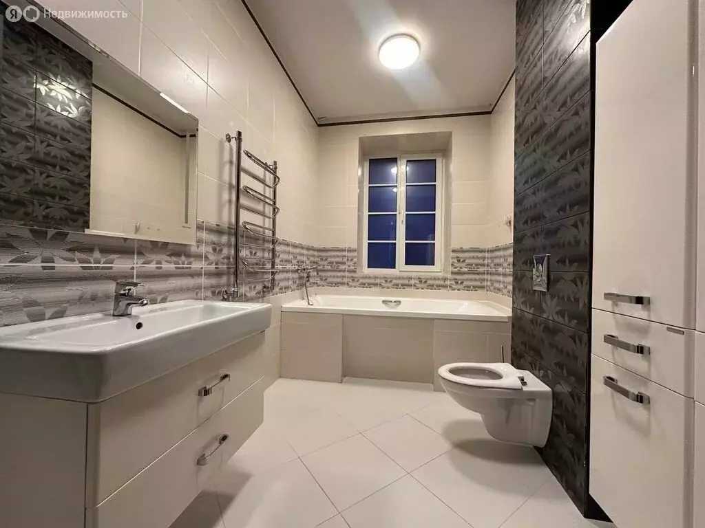 Дом в Оренбург, микрорайон Ростоши, Стремянная улица, 10 (278 м) - Фото 1