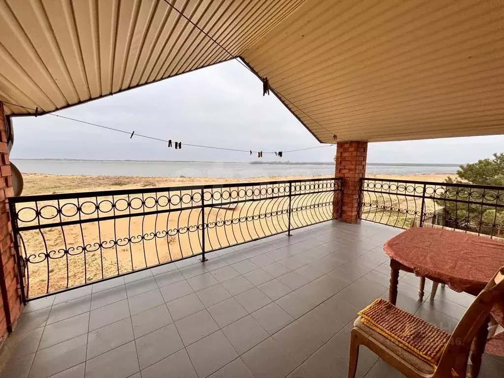 Дом в Астраханская область, Наримановский район, с. Барановка ... - Фото 1