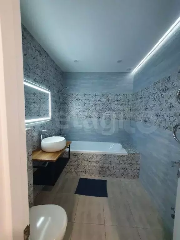 2-к. квартира, 43 м, 7/15 эт. - Фото 0