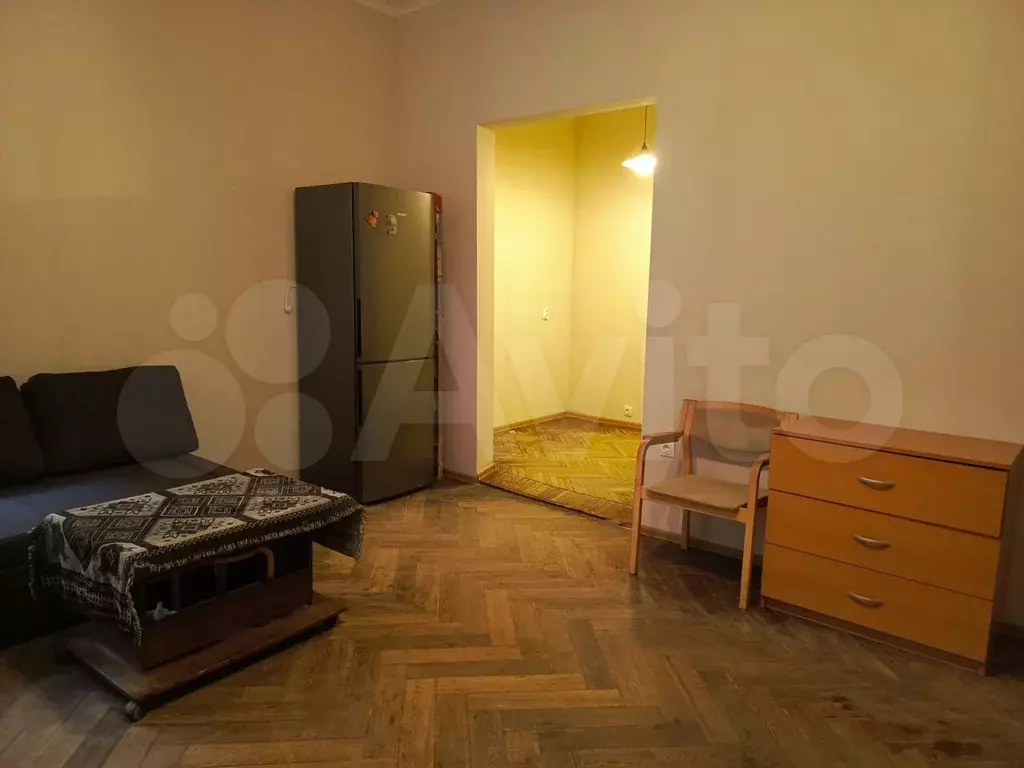 Комната 33,5 м в 4-к., 2/6 эт. - Фото 1