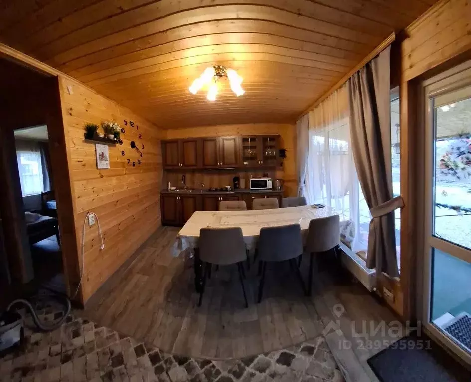 Дом в Карачаево-Черкесия, Зеленчукский район, с. Архыз ул. Курджиева, ... - Фото 1