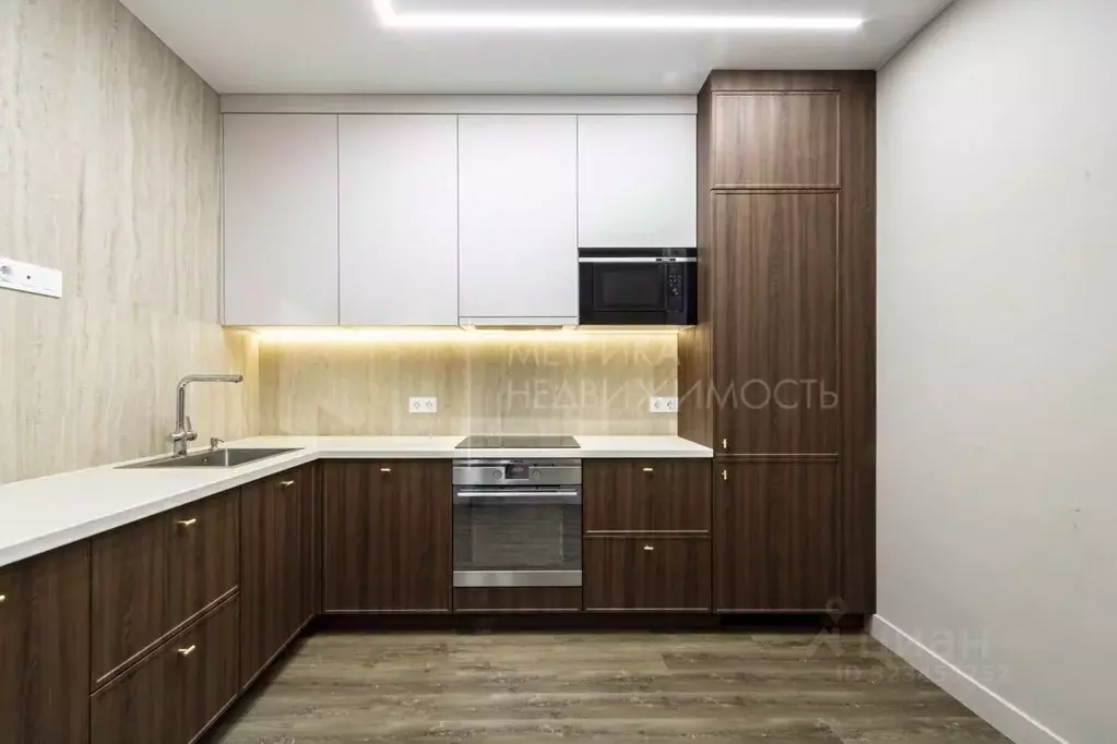 2-к кв. Тюменская область, Тюмень Новгородская ул., 1 (55.4 м) - Фото 1