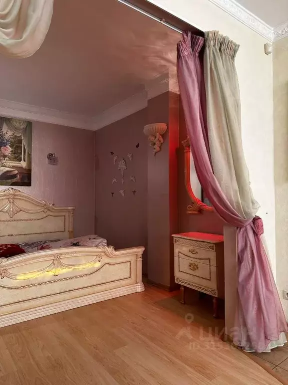 1-к кв. Омская область, Омск ул. Декабристов, 114 (92.0 м) - Фото 1