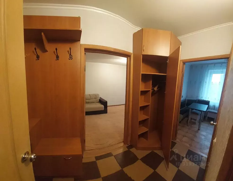 1-к кв. Курганская область, Курган Заозерный жилрайон, 1-й мкр, 35 ... - Фото 1