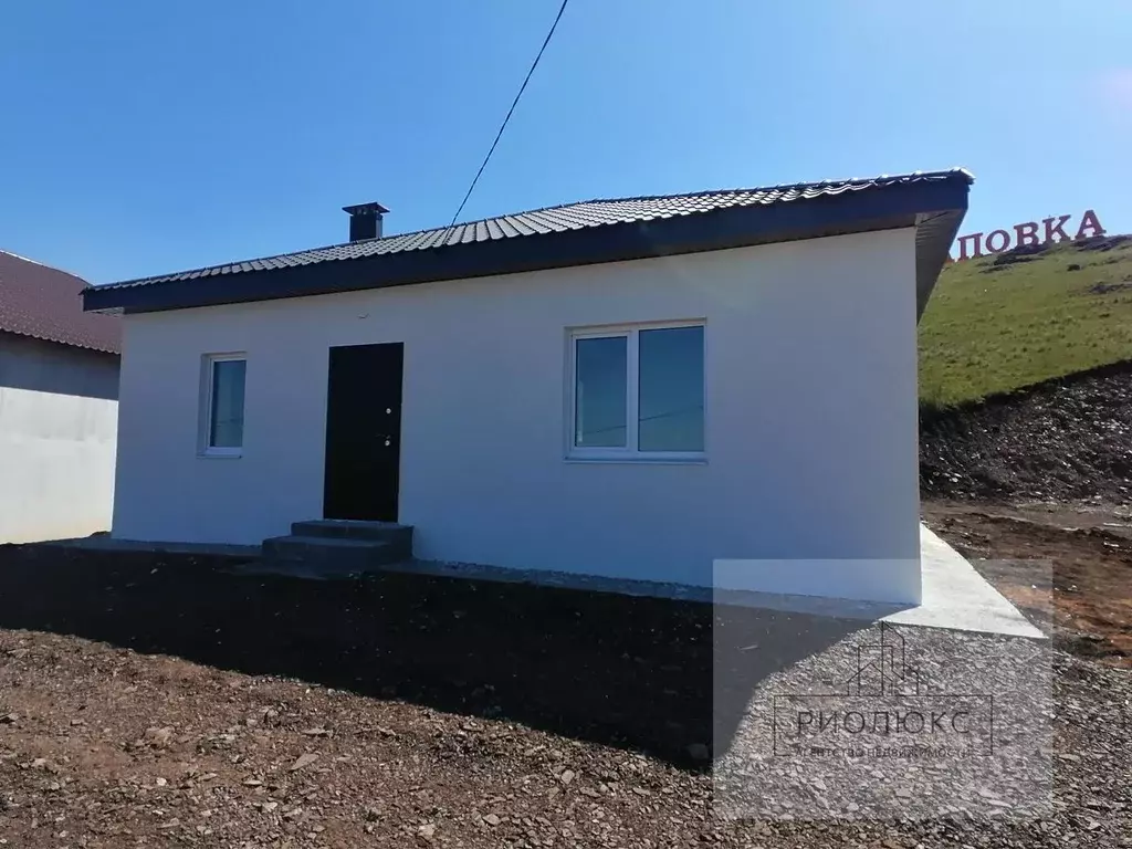 Дом в Челябинская область, с. Агаповка ул. Тепличная (100 м) - Фото 1