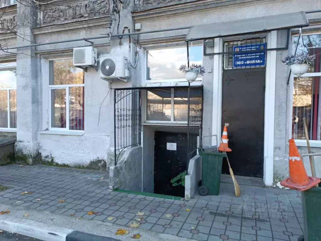 Торговая площадь в Крым, Евпатория ул. Матвеева, 10/17 (434 м) - Фото 0