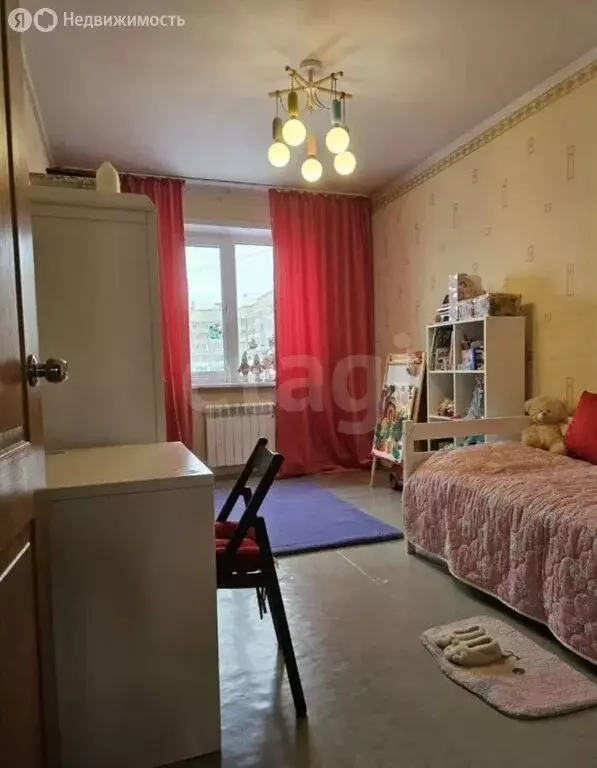 3-комнатная квартира: Омск, улица 20 лет РККА, 61 (75 м) - Фото 1
