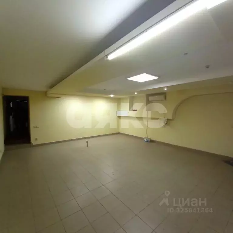 Помещение свободного назначения в Крым, Симферополь ул. ... - Фото 2