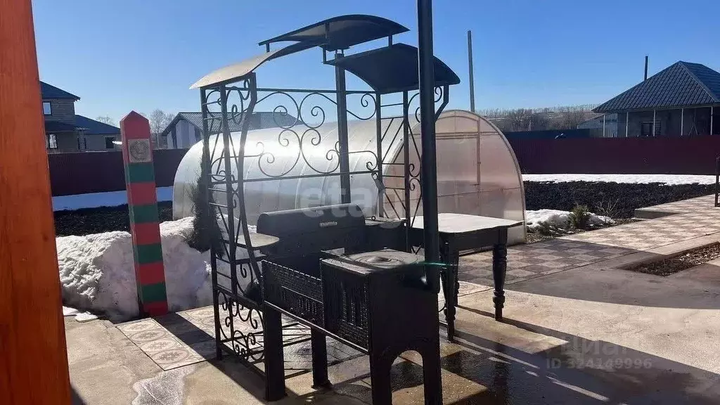 Дом в Башкортостан, Стерлитамакский район, Отрадовский сельсовет, с. ... - Фото 1