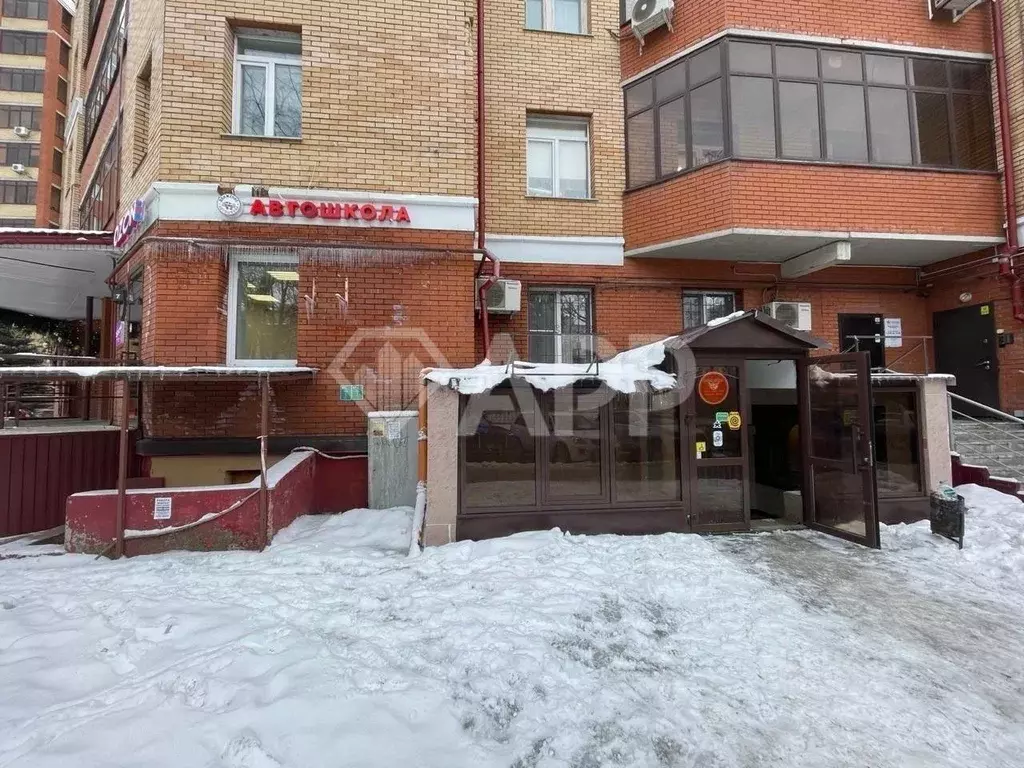 Торговая площадь в Татарстан, Казань ул. Зинина, 7 (184 м) - Фото 1