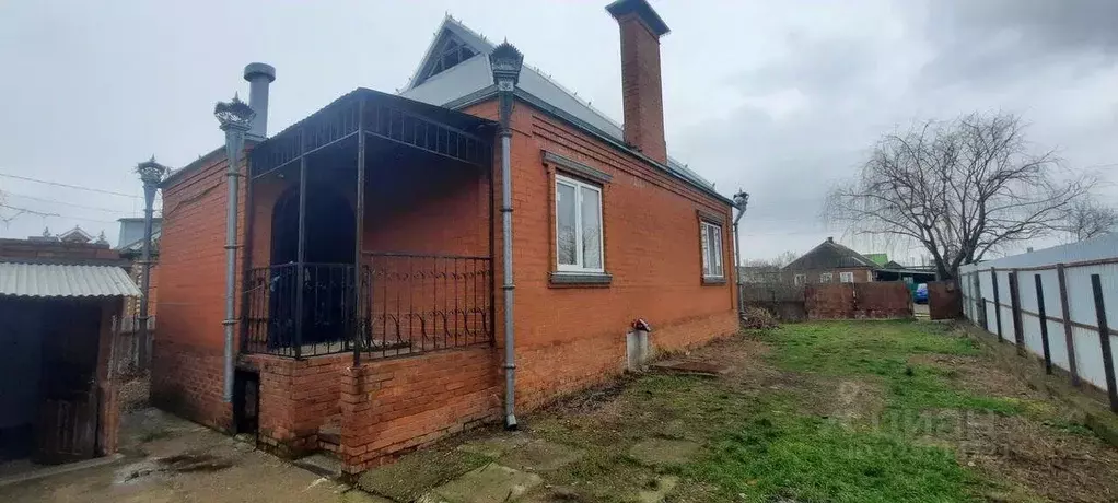 Дом в Краснодарский край, Динской район, Новотитаровская ст-ца ул. ... - Фото 1