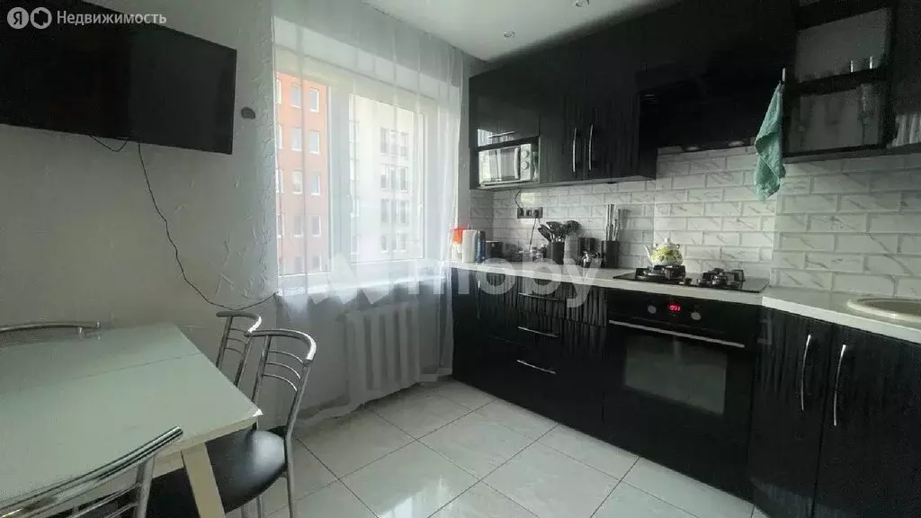 3-комнатная квартира: Калининград, Тихорецкая улица, 14 (64.6 м) - Фото 1