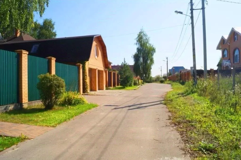 Участок в Московская область, Ленинский городской округ, д. Большое ... - Фото 1